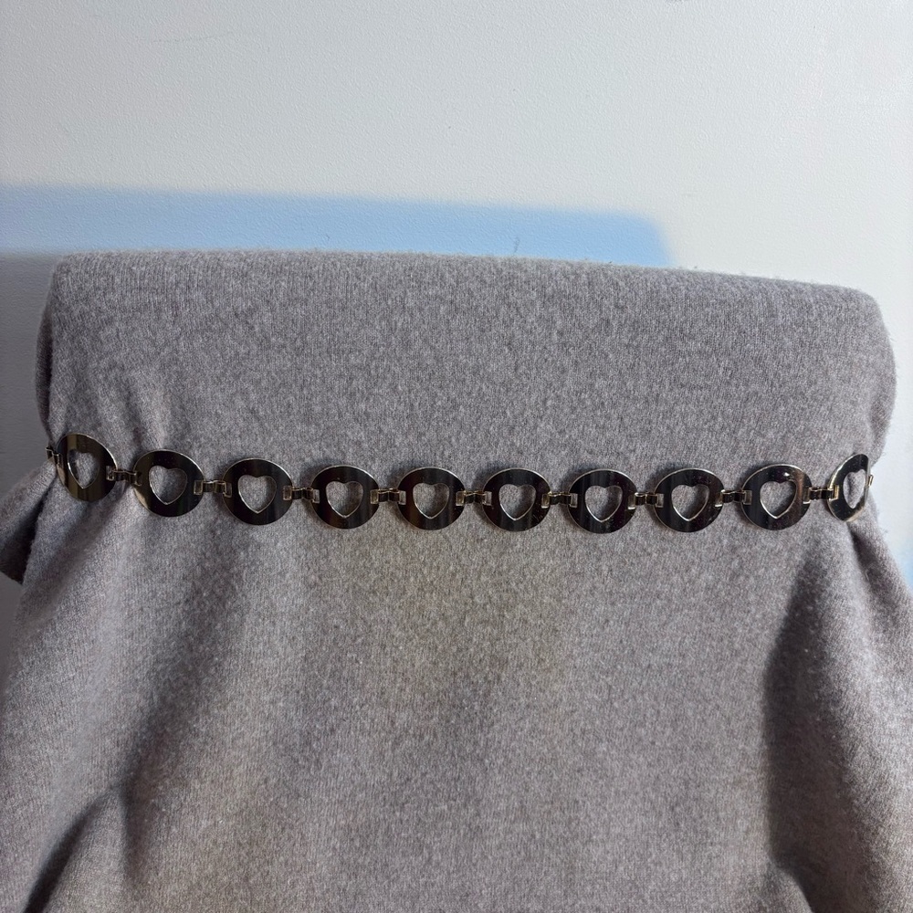 GOLD Toned Unbranded Heart in Circle Link Belt Metallic Lobster Claw Closure